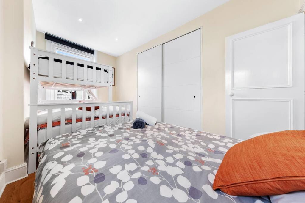 Spacious Sleep 11 With Terrace In Earls Court Ec99 Londen Buitenkant foto