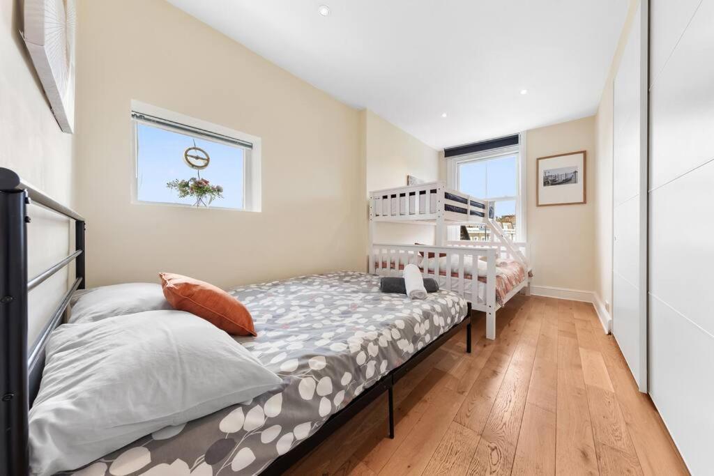 Spacious Sleep 11 With Terrace In Earls Court Ec99 Londen Buitenkant foto