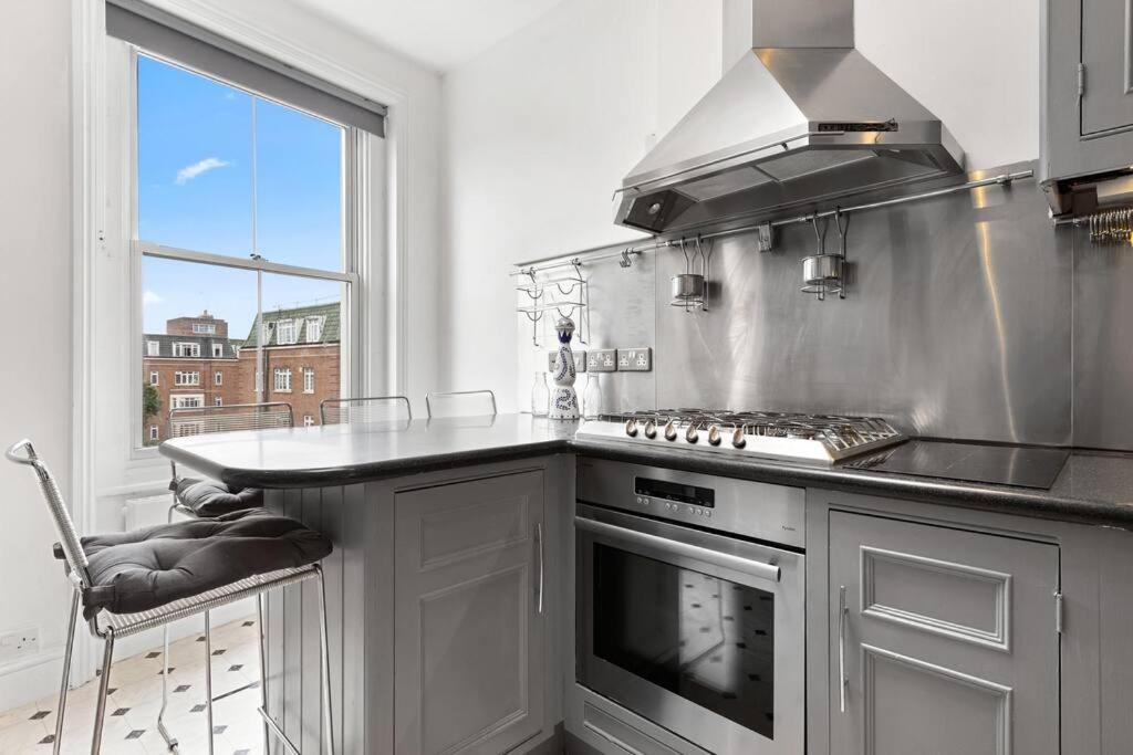 Spacious Sleep 11 With Terrace In Earls Court Ec99 Londen Buitenkant foto