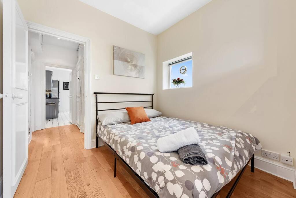 Spacious Sleep 11 With Terrace In Earls Court Ec99 Londen Buitenkant foto