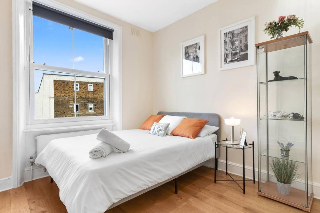 Spacious Sleep 11 With Terrace In Earls Court Ec99 Londen Buitenkant foto